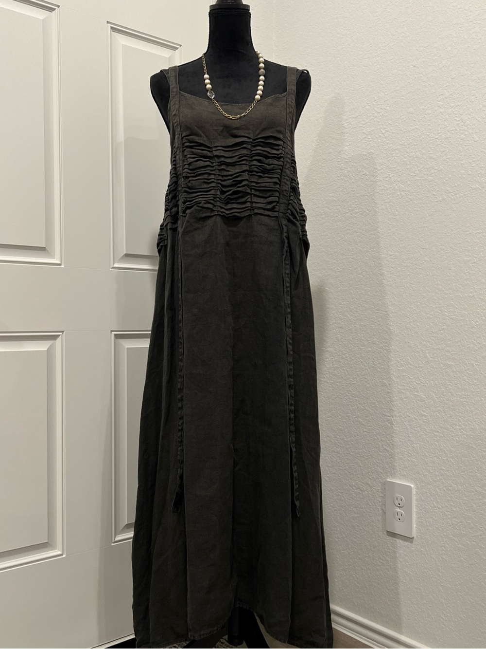Sleeveless Black Maxi Dress with Ruched Bodice (item D1)